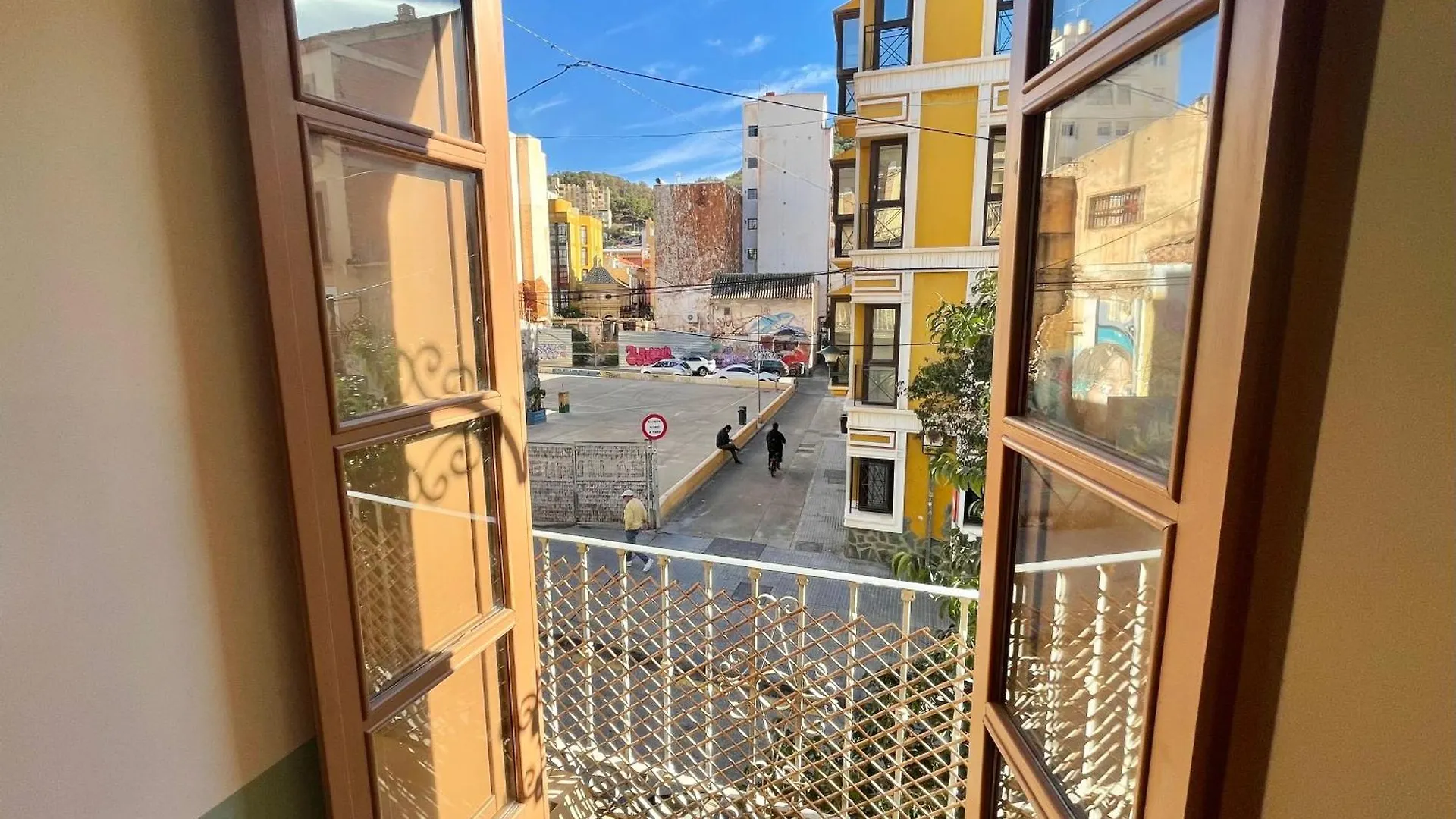 Nieuw - Kleurrijke Studio Met Frans Balkon Malaga